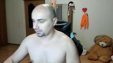 Snapshot of ziesh chatting on 11.23.25 Ziesh online show from 11.23.25