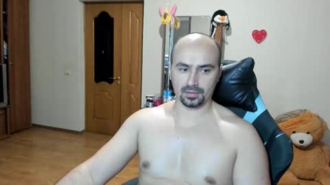 Snapshot of ziesh chatting on 11.30.25 Ziesh online show from 11.30.25