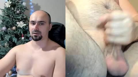 Snapshot of ziesh chatting on 12.17.25 Ziesh online show from 12.17.25