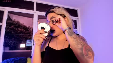 zihaadams_ online show from 04.24.26