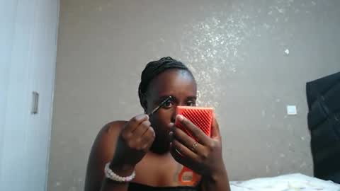 Zinadine online show from 03.17.26