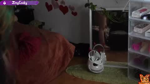 Snapshot of ziny_cosky chatting on 02.22.25 Ziny Cosky online show from 02.22.25