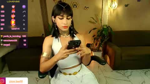 Snapshot of zion__lee chatting on 04.30.26 Zion online show from 04.30.26