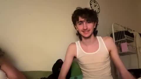 Snapshot of zipdown_ chatting on 03.05.25 zipdown online show from 03.05.25