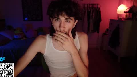 Snapshot of zipdown_ chatting on 10.20.25 zipdown online show from 10.20.25