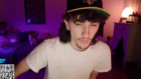 Snapshot of zipdown_ chatting on 10.27.25 zipdown online show from 10.27.25