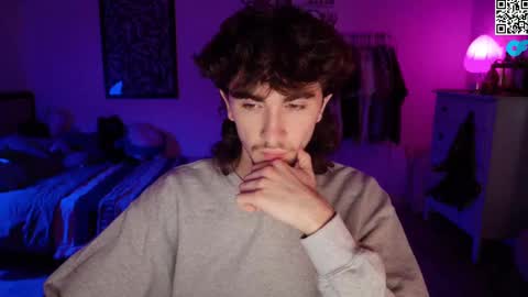 Snapshot of zipdown_ chatting on 11.06.25 zipdown online show from 11.06.25