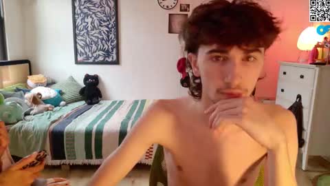 Snapshot of zipdown_ chatting on 11.30.25 zipdown online show from 11.30.25