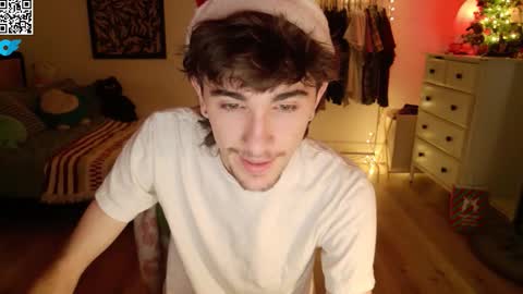 Snapshot of zipdown_ chatting on 12.22.25 zipdown online show from 12.22.25