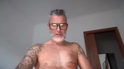 Snapshot of zkopa69 chatting on 10.26.25 zkopa69 online show from 10.26.25