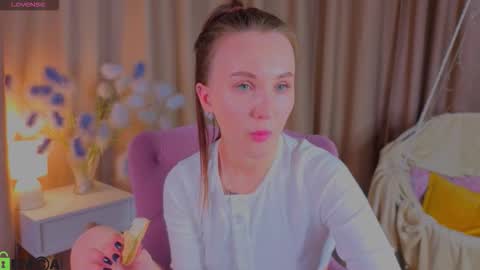 Zlata  Mon Tue Thu Fri Sun Sa GMT 3 0000pm - 0600pm  online show from 10.25.25