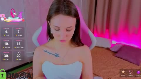 Zlata  Mon Tue Thu Fri Sun Sa GMT 3 0000pm - 0600pm  online show from 11.25.25