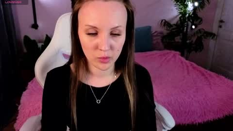 Zlata  Mon Tue Thu Fri Sun Sa GMT 3 0000pm - 0600pm  online show from 04.25.26