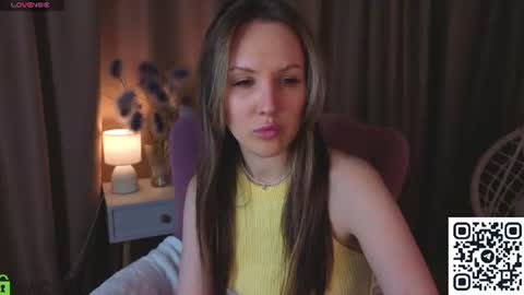 Snapshot of zlata__fox chatting on 06.19.26 Zlata Mon Tue Thu Fri Sun Sa GMT 3 0000pm - 0600pm online show from 06.19.26