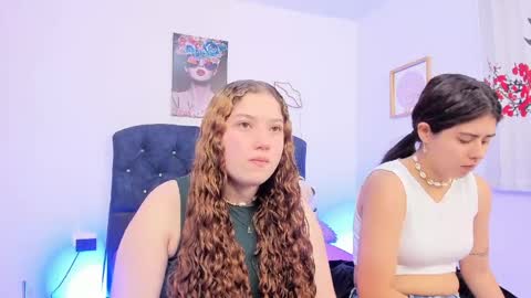 Zoe And Valeria online show from 04.08.26