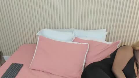 Snapshot of zoe_barlove chatting on 05.14.26 Your new obsession online show from 05.14.26