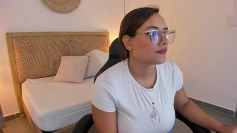 Snapshot of zoe_danae_ chatting on 06.10.26 Zoe online show from 06.10.26