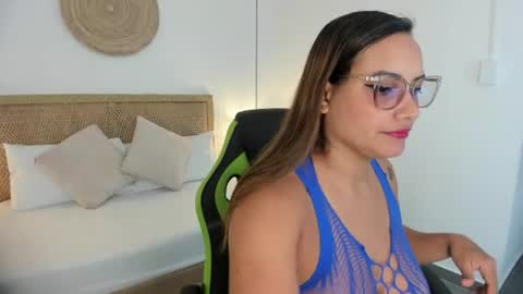 Snapshot of zoe_danae_ chatting on 06.17.26 Zoe online show from 06.17.26