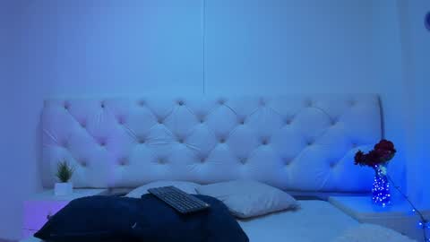 zoe_evaanss_ online show from 08.03.26