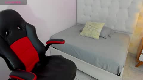 ZOE  online show from 11.22.25