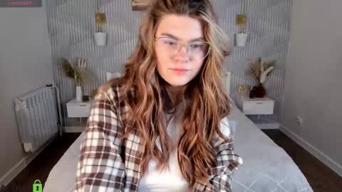 Snapshot of zoe_j0y chatting on 02.16.26 Zoe online show from 02.16.26