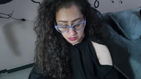 Zoe Koller online show from 10.03.25