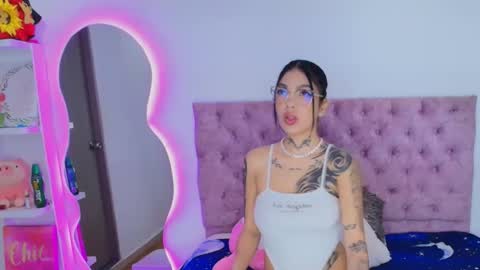 zoe_kravitx_ online show from 03.30.26