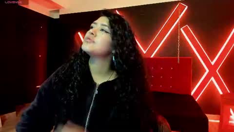 Snapshot of zoe_lara_34 chatting on 07.18.26 zoe online show from 07.18.26