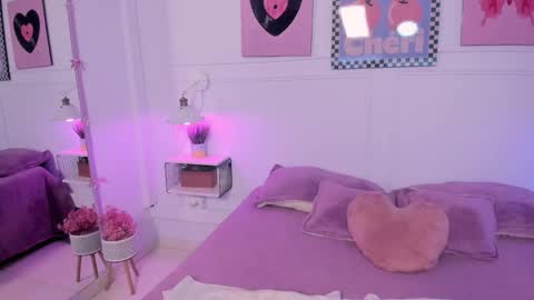 Snapshot of zoe_lynch_ chatting on 12.03.25 Zoe Lynch online show from 12.03.25