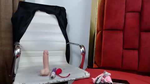 Snapshot of zoe_miller69 chatting on 11.30.25 zoe_miller69 online show from 11.30.25