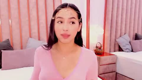 Snapshot of zoe_monrow chatting on 06.17.26 Zoe Monrow online show from 06.17.26