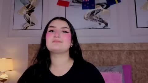 Snapshot of zoe_moon__ chatting on 06.18.26 zoe_moon__ online show from 06.18.26