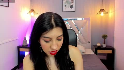 zoe_moreau online show from 04.18.26