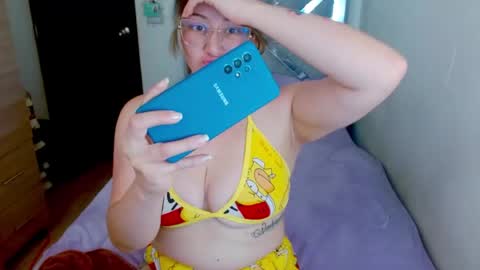 Snapshot of zoe_sexy69 chatting on 07.16.26 ZOE online show from 07.16.26