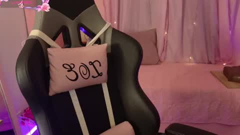 zoe_sullivan_ online show from 06.10.26