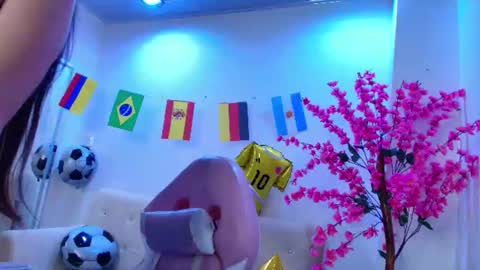 Snapshot of zoe_swan chatting on 06.17.26 Zoe online show from 06.17.26