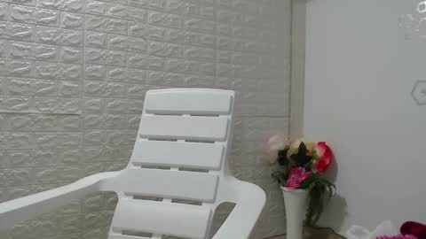 Snapshot of zoe_velvet chatting on 10.23.25 Carolina online show from 10.23.25