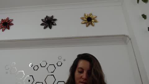 Snapshot of zoe_velvet chatting on 10.26.25 Carolina online show from 10.26.25