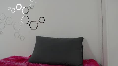 Snapshot of zoe_velvet chatting on 11.03.25 Carolina online show from 11.03.25