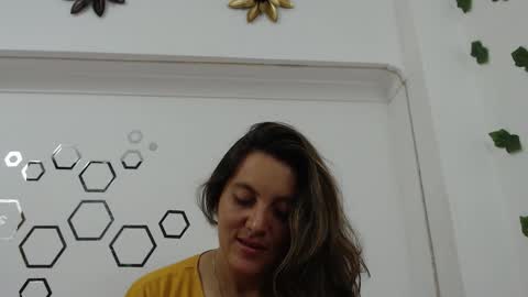 Snapshot of zoe_velvet chatting on 11.06.25 Carolina online show from 11.06.25