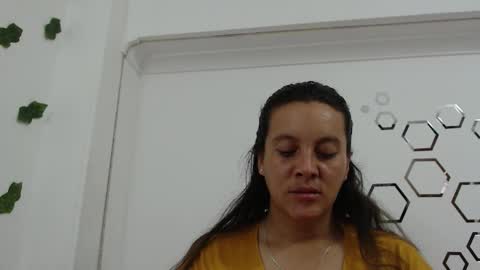 Snapshot of zoe_velvet chatting on 11.24.25 Carolina online show from 11.24.25