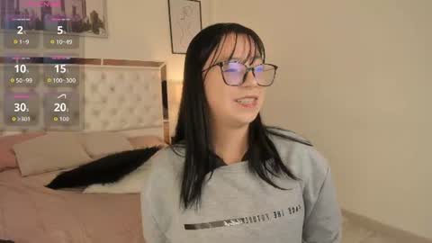 Snapshot of zoe_xra chatting on 06.26.26 Zoe online show from 06.26.26