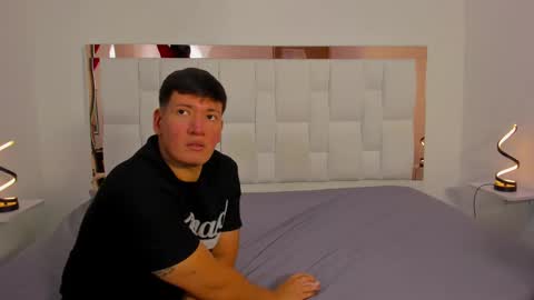 Zoe And Ethan online show from 09.30.25