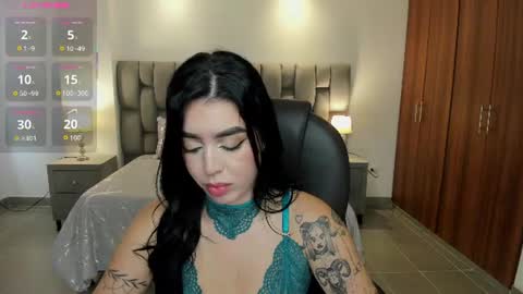  zoee jackson online show from 06.09.26