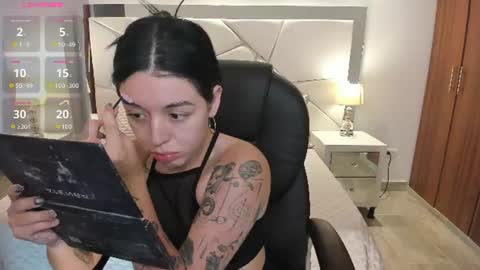  zoee jackson online show from 06.10.26