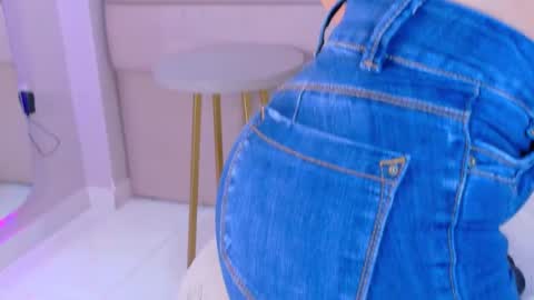 Snapshot of zoehangel chatting on 03.06.26 Zoe online show from 03.06.26