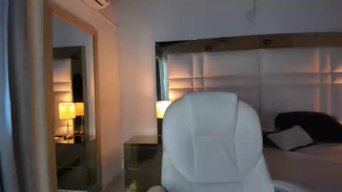 Snapshot of zoei_moon chatting on 02.02.26 zoei_moon online show from 02.02.26