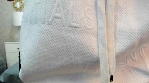 Snapshot of zoekrug chatting on 09.30.25 Zoe Krug online show from 09.30.25