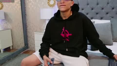 Snapshot of zoekrug chatting on 01.07.26 Zoe Krug online show from 01.07.26