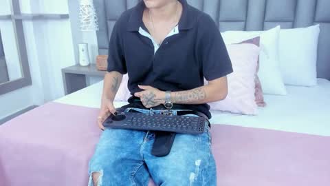 Zoe Krug online show from 02.16.26